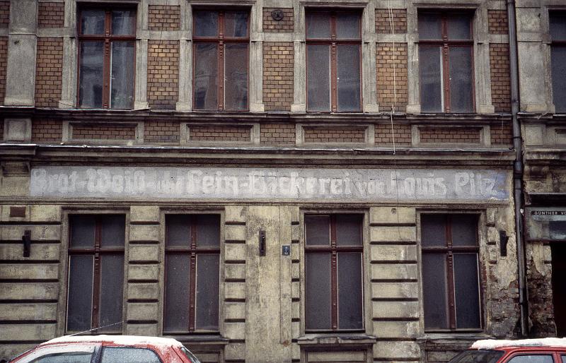 Görlitz, Brautwiesenstr. 27, 14.12.1996 (1).jpg - Brot-, Weiß- und Fein-Bäckerei von Louis Pilz